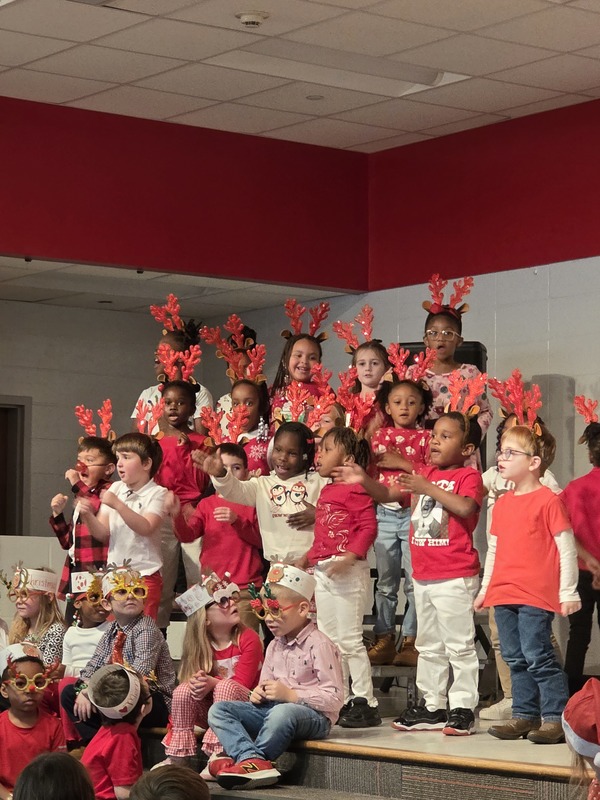 5K students performing on stage.