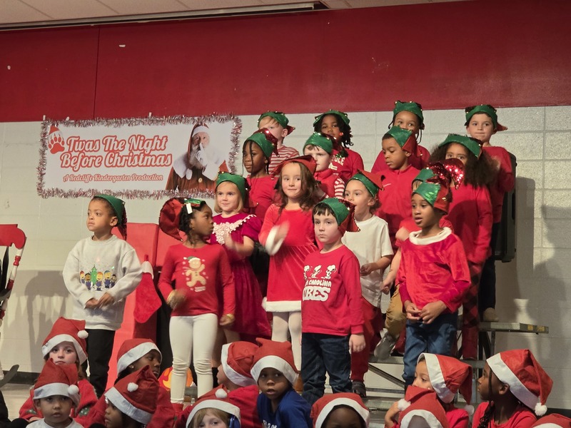 5K students performing on stage.