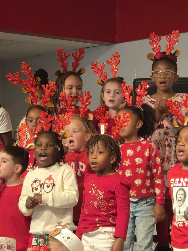 5K students performing on stage.