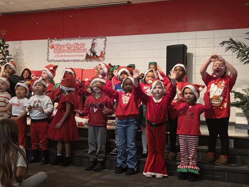 5K students performing on stage.
