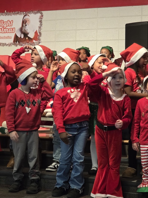 5K students performing on stage.