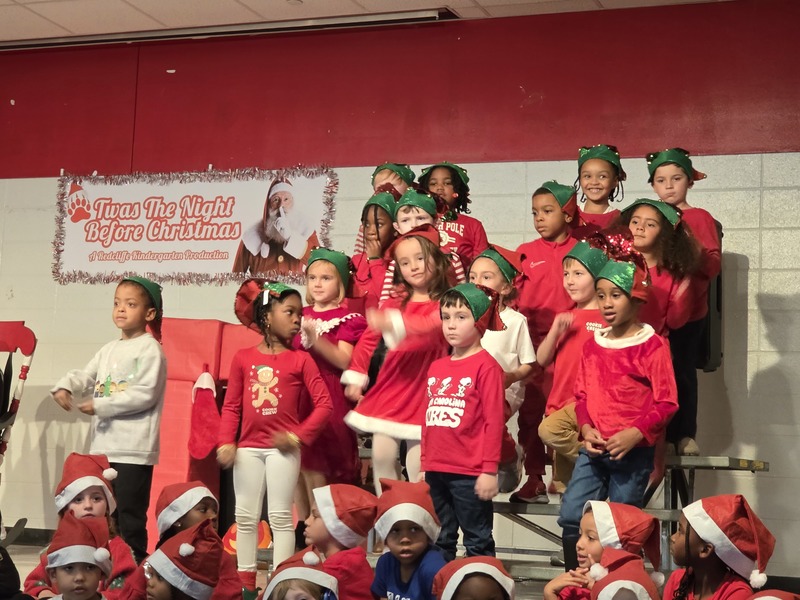 5K students performing on stage.