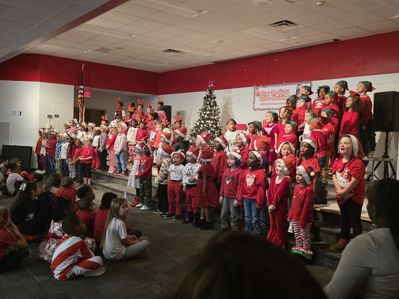 5K students performing on stage.