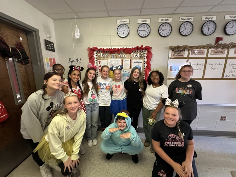 students in Disney gear
