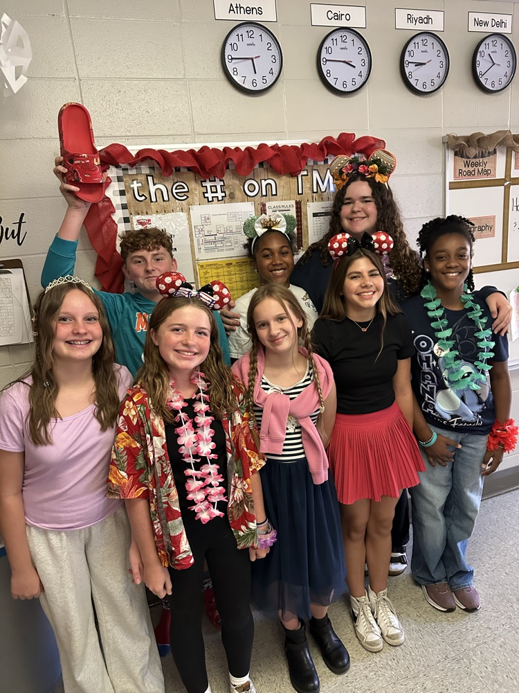students in Disney gear