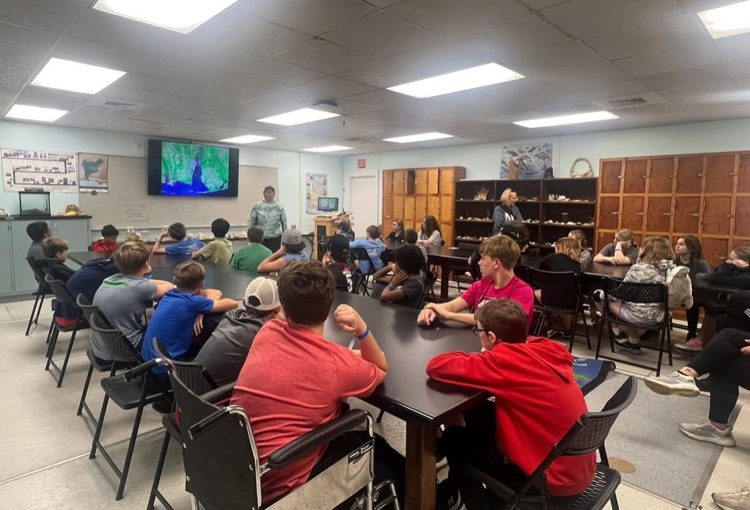 students in the sea lab