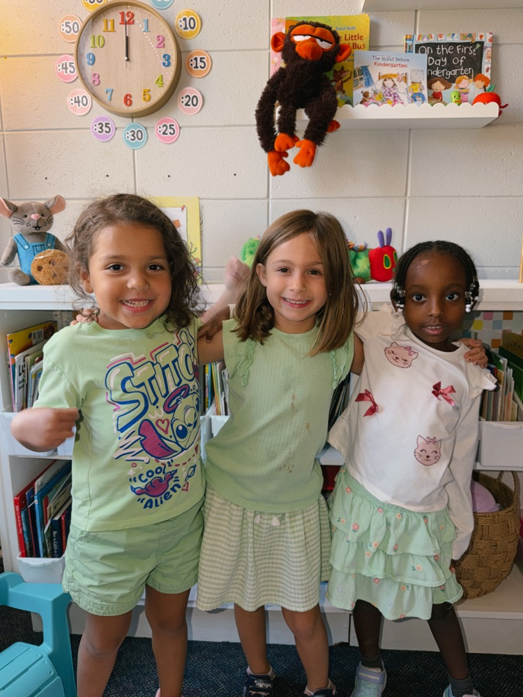 Kindergarten/Pre-K Color Days- Green💚