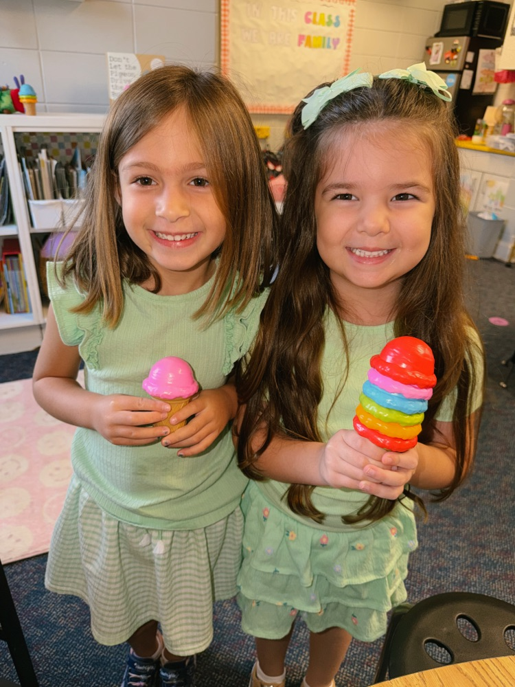 Kindergarten/Pre-K Color Days- Green💚
