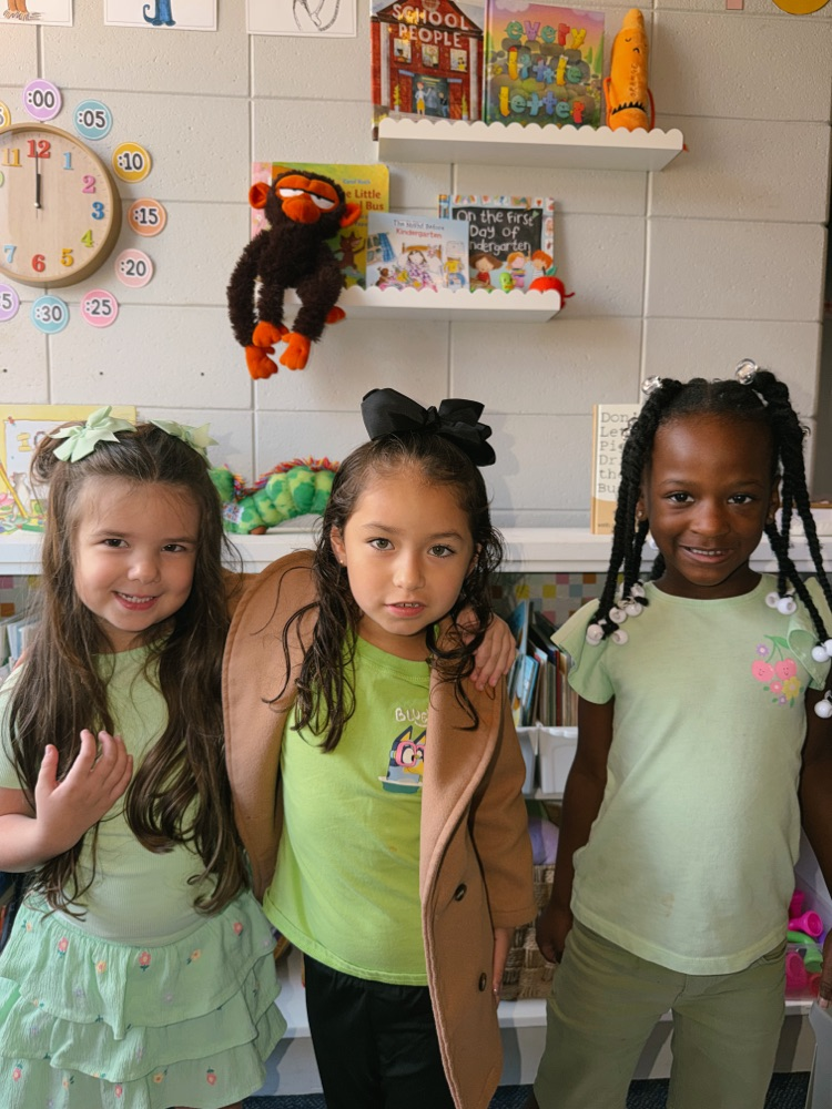 Kindergarten/Pre-K Color Days- Green💚
