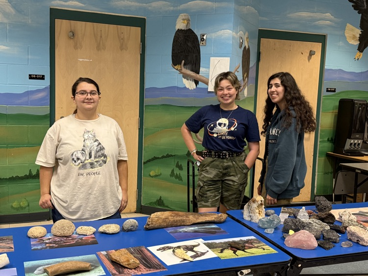 Geogators had minerals, rocks, fossils, and fascinating information about Earth and its long history .