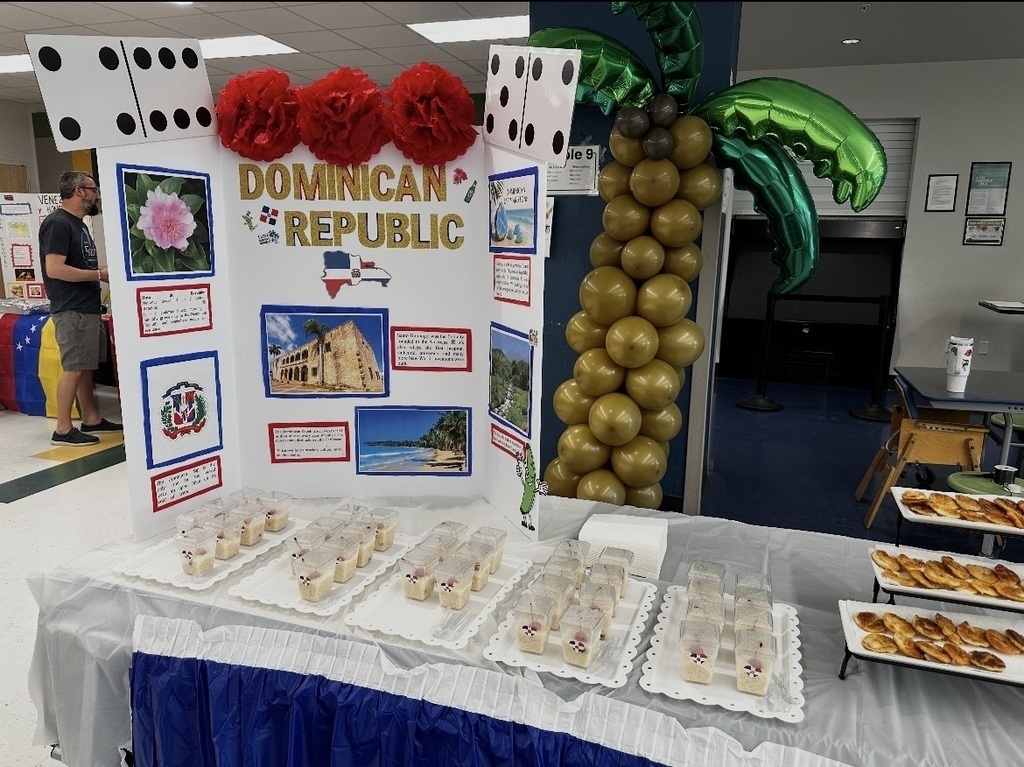 DR display board with food