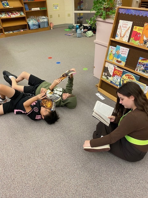 Flexible reading spaces with friends