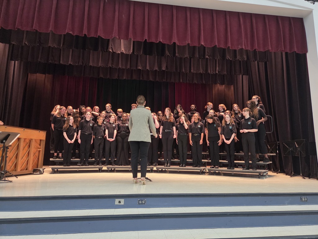 Beginning and Advanced Chorus together