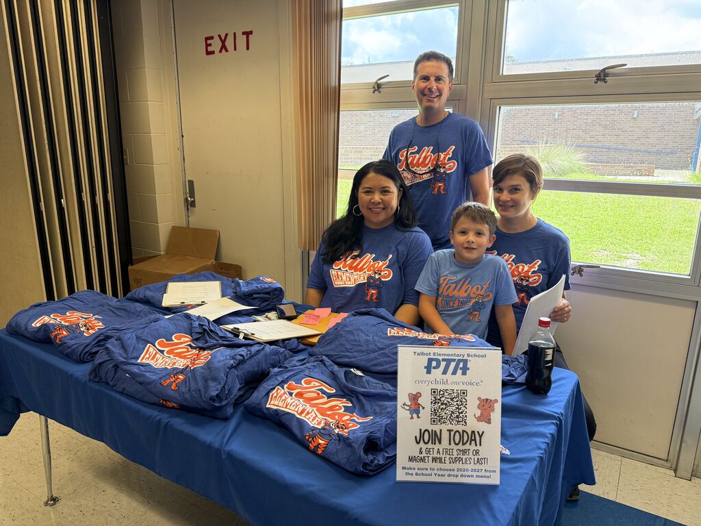 PTA sign-up with shirts for teachers