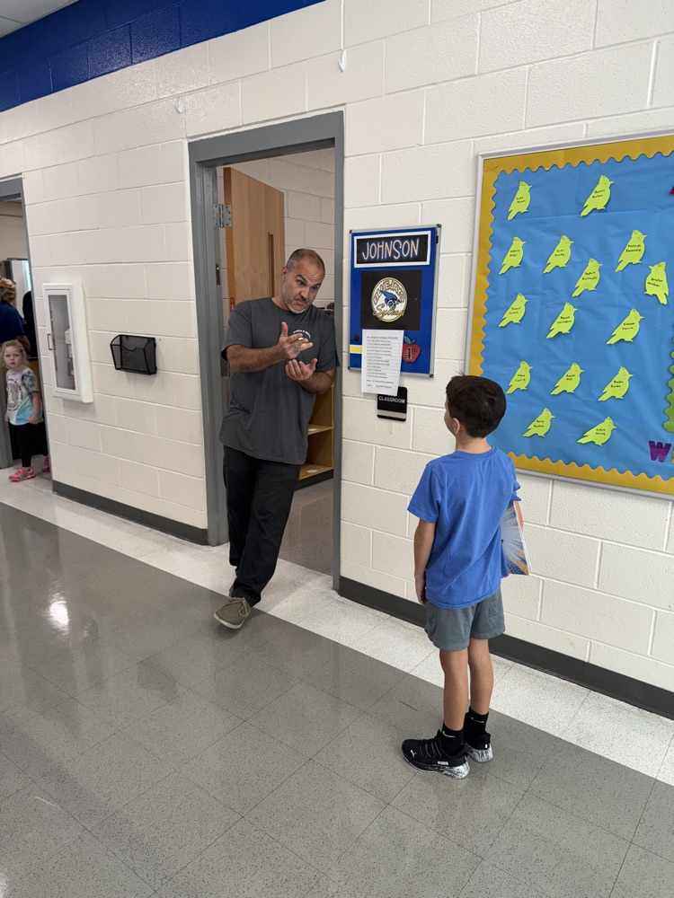 It was so great to see our Blue Jay and their families filling the classrooms at Sylvan last night for our 25-26 Open House! We are so excited to build greatness together this year! #heartsandmindstogether #bluejaysbuildgreatness 💙💛
