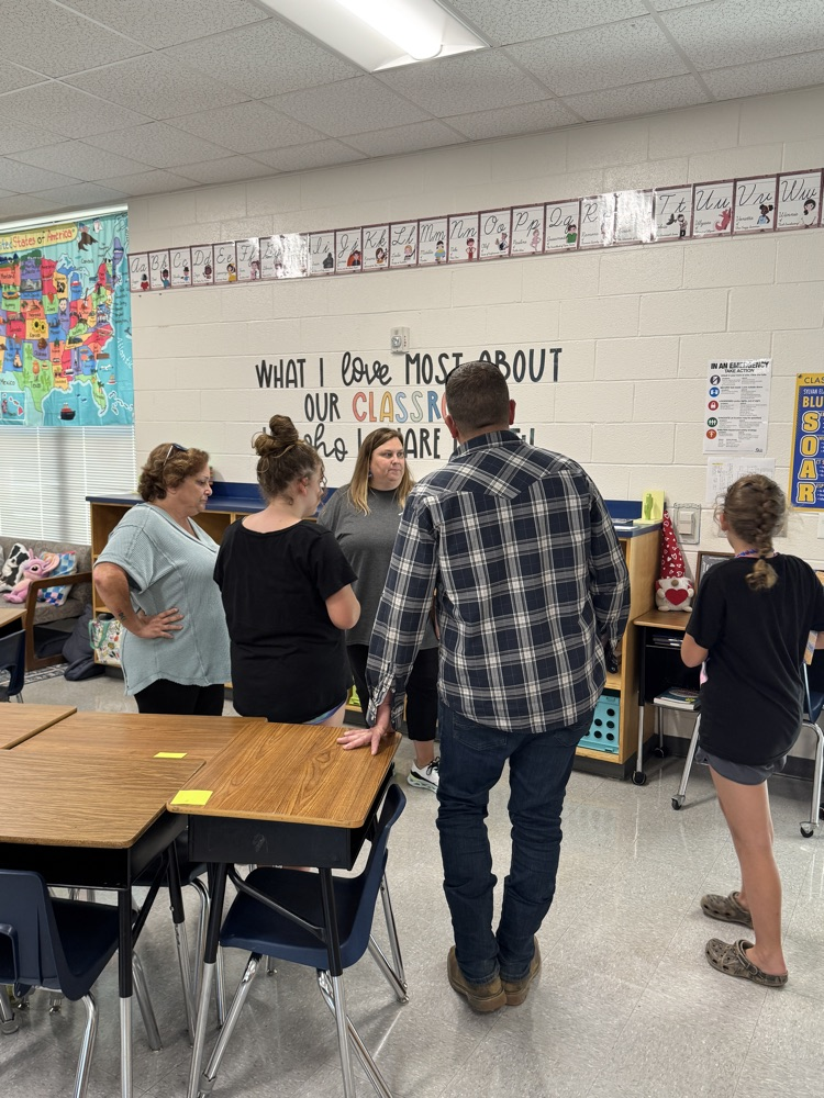It was so great to see our Blue Jay and their families filling the classrooms at Sylvan last night for our 25-26 Open House! We are so excited to build greatness together this year! #heartsandmindstogether #bluejaysbuildgreatness 💙💛