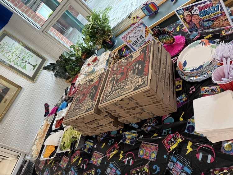 We are sending a big Blue Jay shoutout to Deputy Breffle, Mrs. Breffle, and Mimi's Confections for treating our teachers and staff to pizza and sweet treats for Teacher Appreciation Week! We appreciate your support! 💙💛