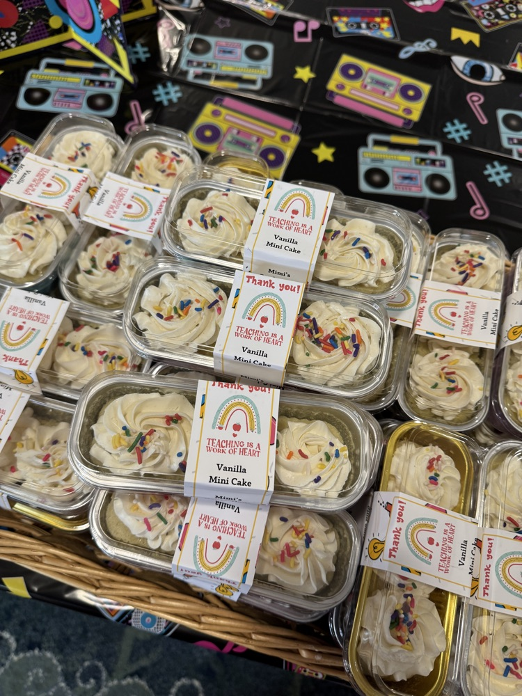 We are sending a big Blue Jay shoutout to Deputy Breffle, Mrs. Breffle, and Mimi's Confections for treating our teachers and staff to pizza and sweet treats for Teacher Appreciation Week! We appreciate your support! 💙💛