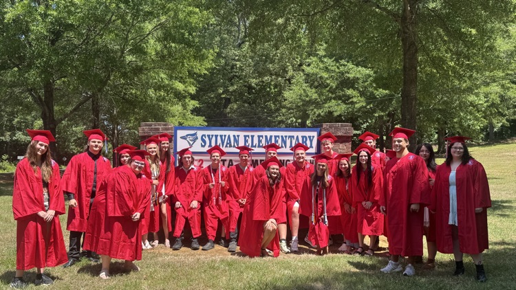 Today Seniors that attended Sylvan Elementary walked our halls one last time as we celebrated them as the Class of 2026! #onceabluejay #alwaysabluejay 💙💛