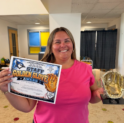 🏆⚾ GOLDEN GLOVE AWARD! ⚾🏆  Great teams are built by people who are always willing to step up, lend a hand, support their teammates, and do whatever it takes for kids—and that’s exactly what our Staff Golden Glove Award celebrates! 💙  This month’s recipient consistently catches opportunities to help, goes above and beyond for our Blue Jays and coworkers, and makes Sylvan stronger simply by being the kind of teammate others can count on. Voted by peers, this month's Golden Glow Award goes to Mrs. Scharen!  We see you. We appreciate you. And we are so grateful you’re on our team! 💙⚾  👏 Help us congratulate our Golden Glove Award winner!  One Team. One Goal. Step Up to the Plate. #SylvanBlueJays #GoldenGloveAward #BetterTogether #OneTeamOneGoal