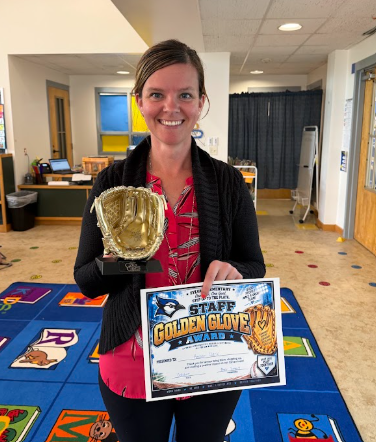 🏆⚾ GOLDEN GLOVE AWARD! ⚾🏆  Great teams are built by people who are always willing to step up, lend a hand, support their teammates, and do whatever it takes for kids—and that’s exactly what our Staff Golden Glove Award celebrates! 💙 This week’s recipient consistently catches opportunities to help, goes above and beyond for our Blue Jays and coworkers, and makes Sylvan stronger simply by being the kind of teammate others can count on.  We see you. We appreciate you. And we are so grateful you’re on our team! 💙⚾  👏 Help us congratulate our Golden Glove Award winner, Mrs. Amber Clark!  One Team. One Goal. Step Up to the Plate.  #SylvanBlueJays #GoldenGloveAward #BetterTogether #OneTeamOneGoal