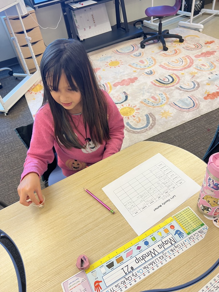 We classified matter today in Mrs. Mendoza’s class and celebrated Amari’s birthday! 