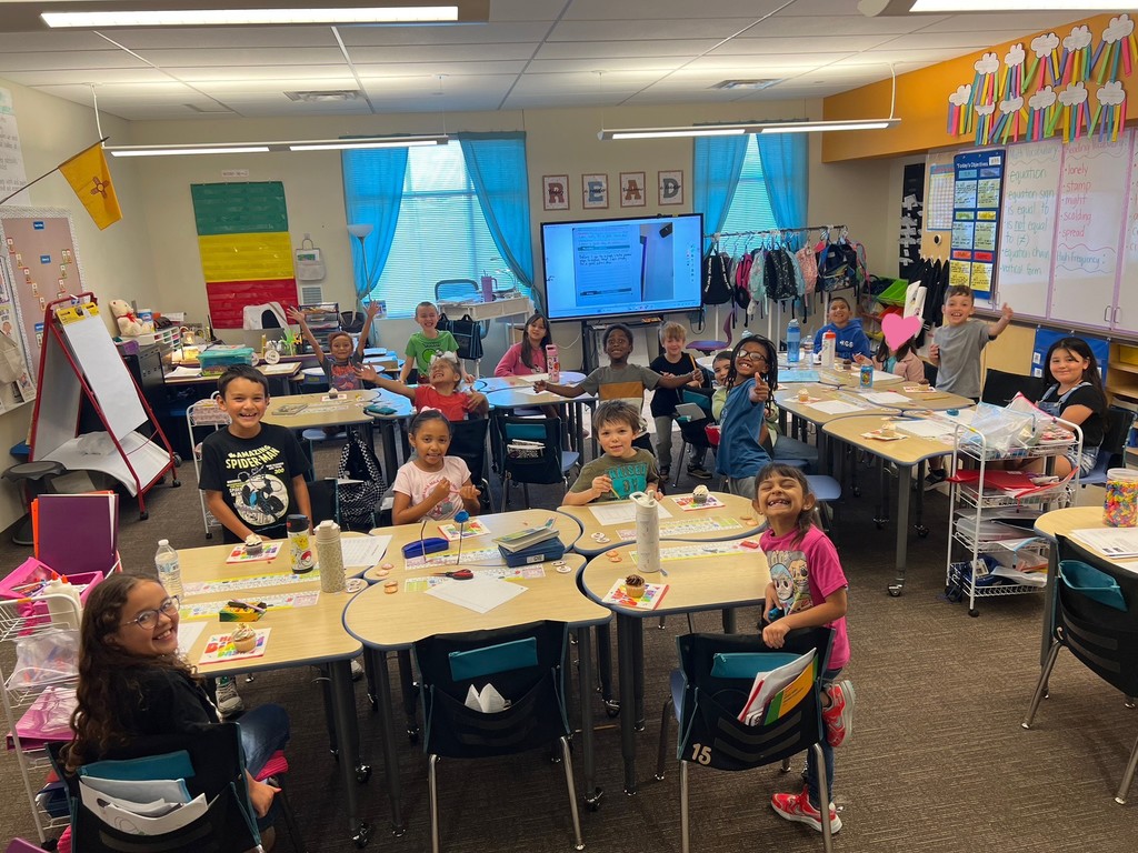 We classified matter today in Mrs. Mendoza’s class and celebrated Amari’s birthday! 