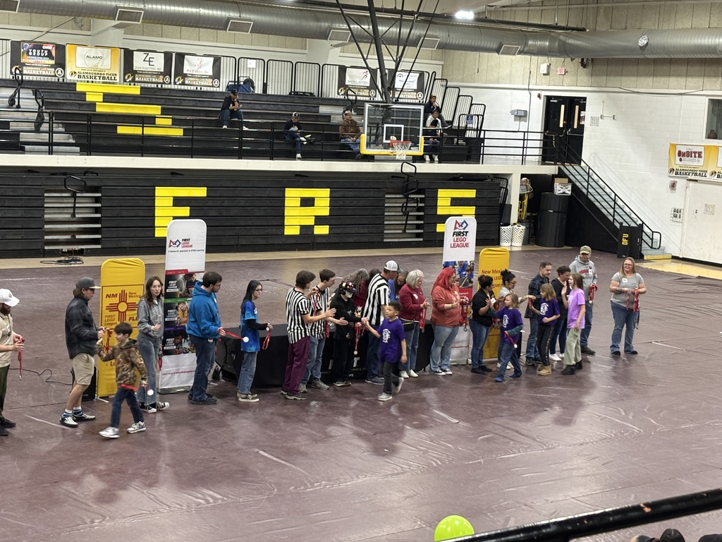 Students recieving their price