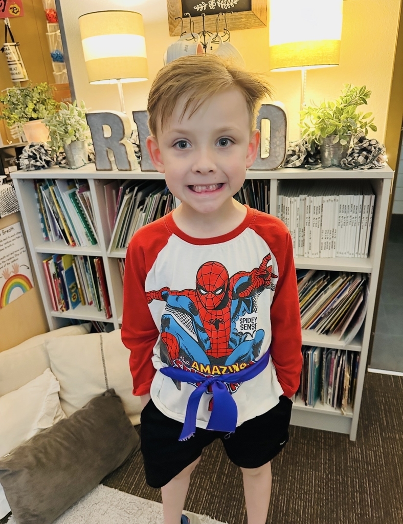 Greyson has worked incredibly hard to learn his first grade Dolch sight words and he is now a member of the “Challege Folder” Club!!!