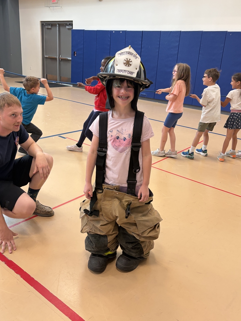 Student with firefigthe hat