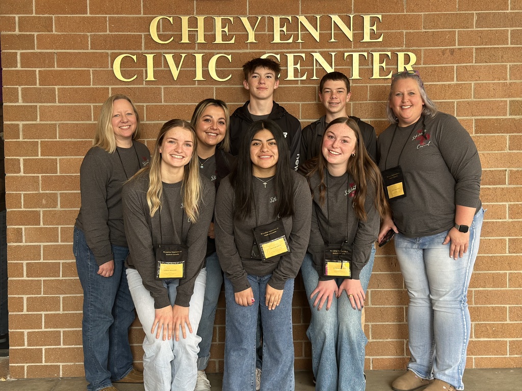 High school student group posing in  front of cheyenne civic center