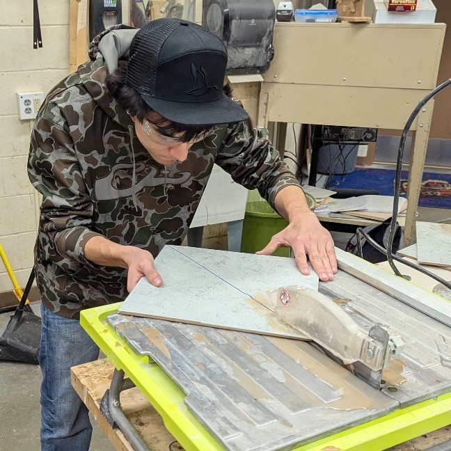 Cutting tile