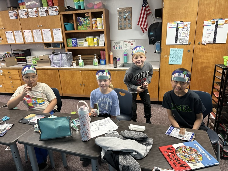 students enjoying astronaut food