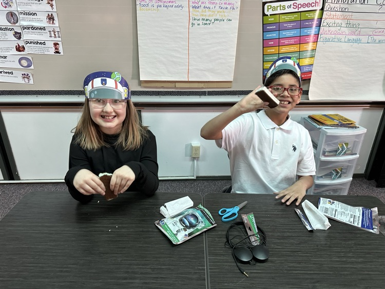 students enjoying astronaut food