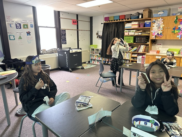 students enjoying astronaut food