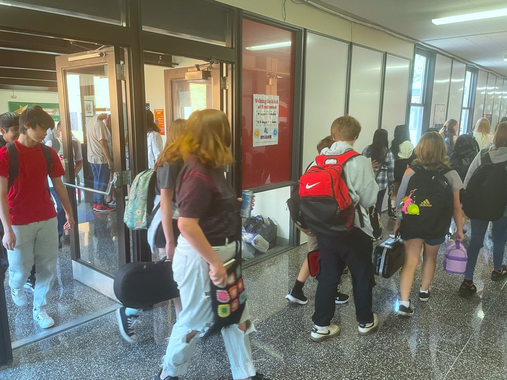 Students entering school on the 1st day