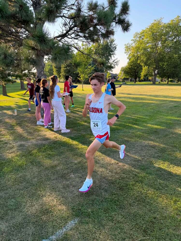 Axton Hood - cross country 2026