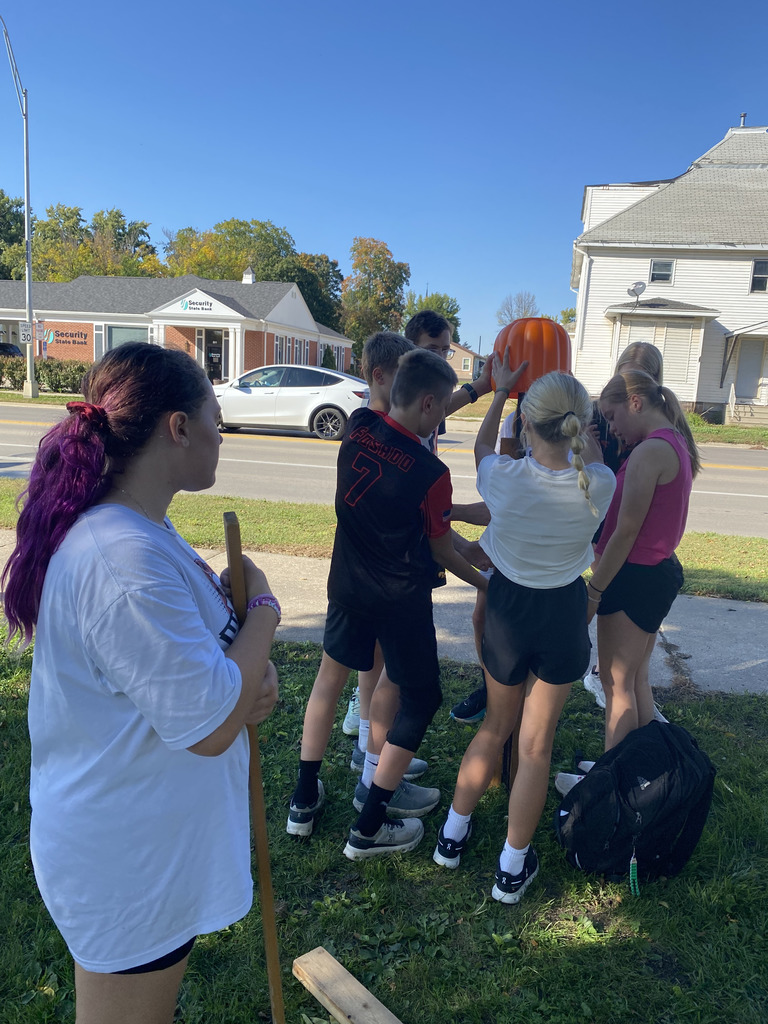 Scarecrow Decorating