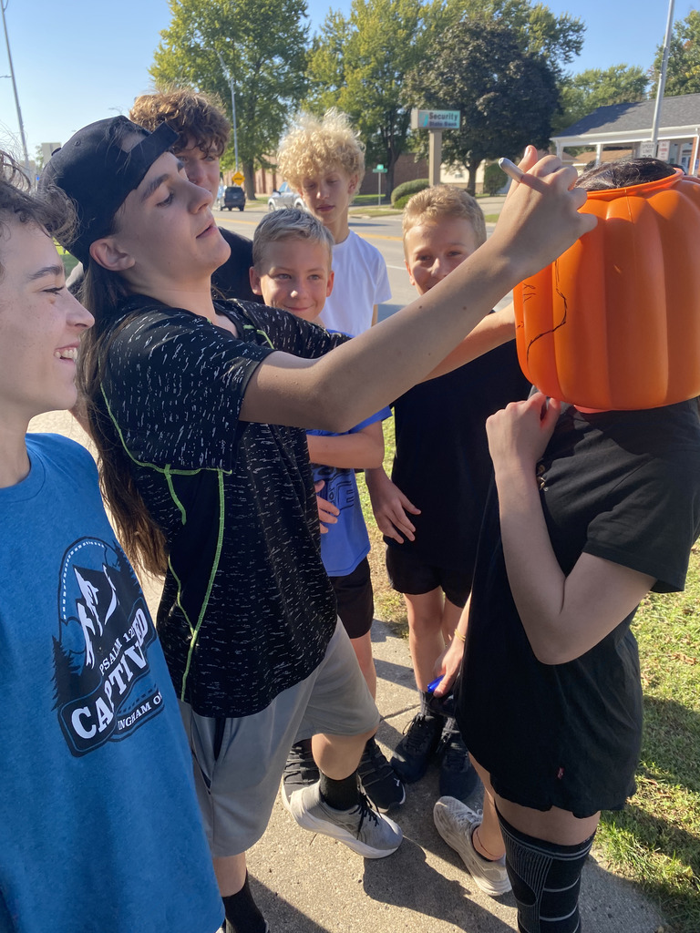 Scarecrow Decorating