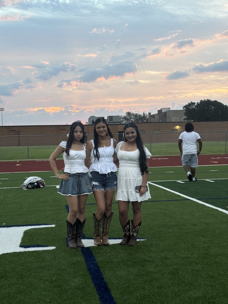 Senior Sunrise was a hit! Seniors we hope you had a great time creating memories with your friends and classmates! #Cohort2026 #RamNation 