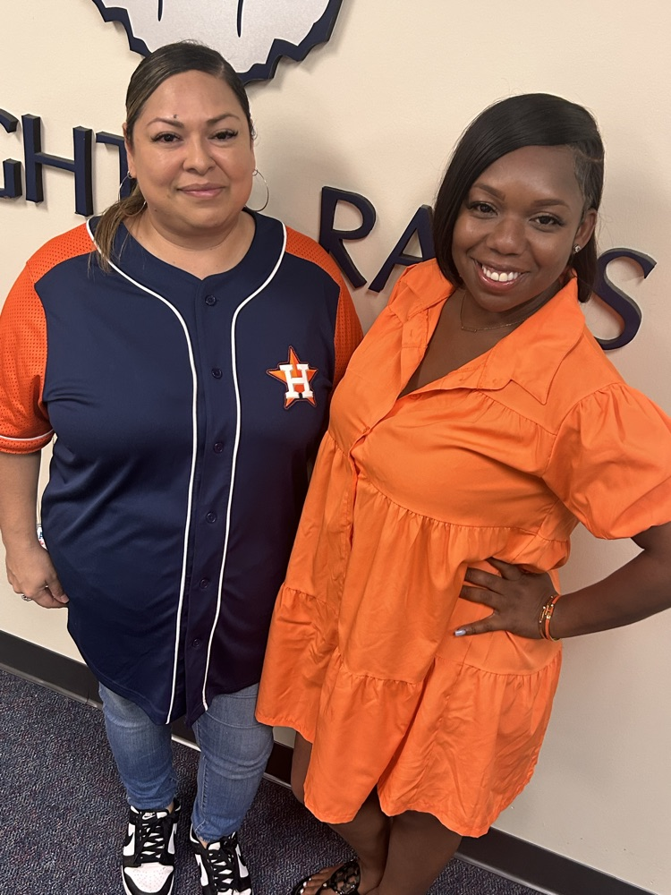 π§‘ Unity Day 2025 π§‘ Today, Elsik students and staff wear orange to show our commitment to kindness, inclusion, and standing against bullying. When we stand together, we create a stronger, more united community.