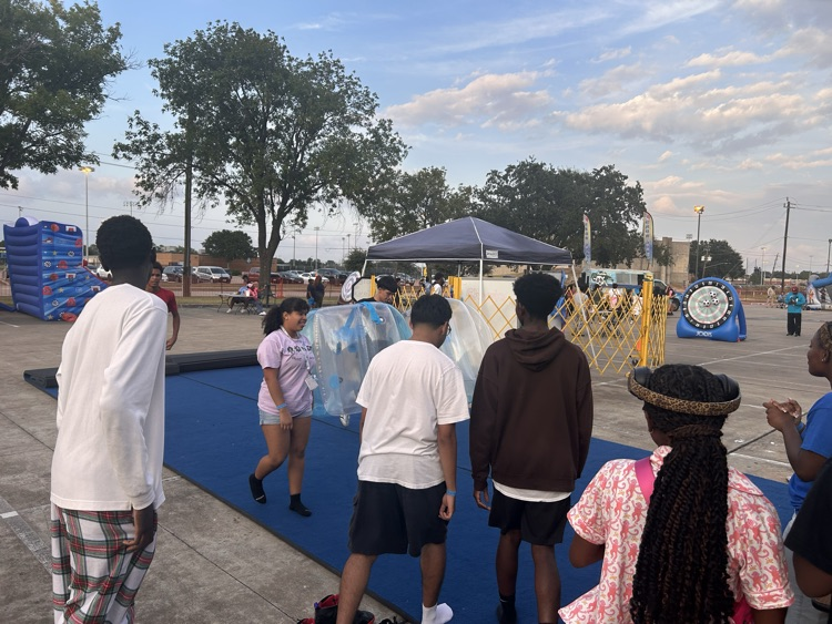 Elsik Carnival Fun! Our student organizations are marking 50 years of Ram pride with great food, fun games, and amazing school spirit in the North Parking Lot! ππ€