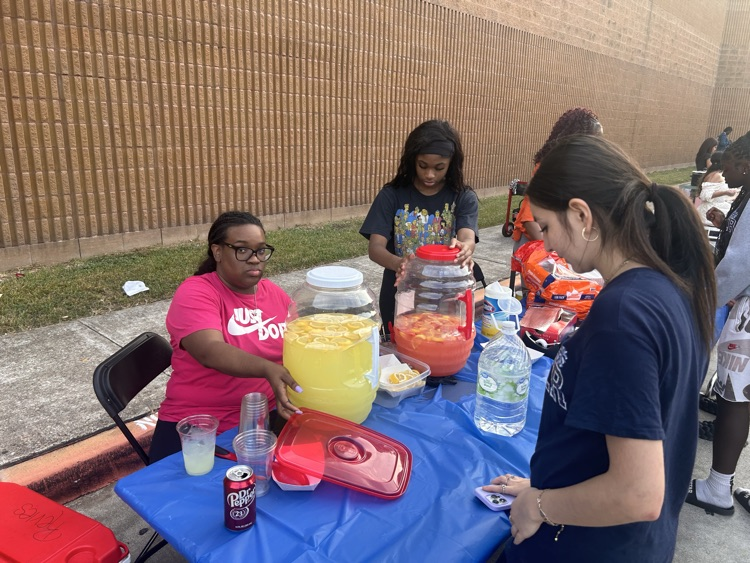 Elsik Carnival Fun! Our student organizations are marking 50 years of Ram pride with great food, fun games, and amazing school spirit in the North Parking Lot! ππ€