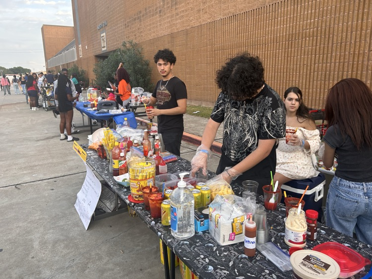 Elsik Carnival Fun! Our student organizations are marking 50 years of Ram pride with great food, fun games, and amazing school spirit in the North Parking Lot! ππ€
