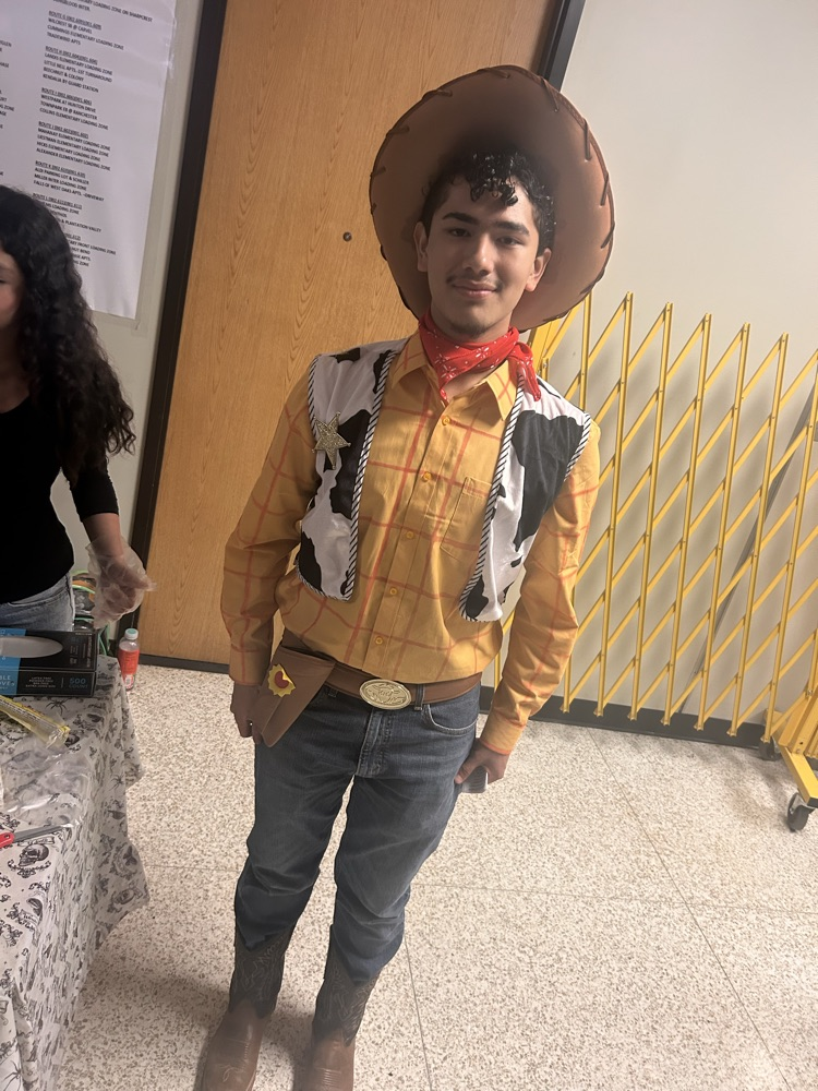 Elsik students rocked their Halloween looks today! From spooky to silly, their costumes showed off school spirit and creativity. 💙🤍 #HalloweenFun #ElsikPride #RamNation