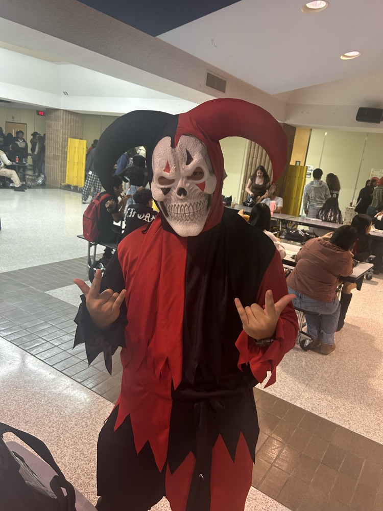 Elsik students rocked their Halloween looks today! From spooky to silly, their costumes showed off school spirit and creativity. 💙🤍 #HalloweenFun #ElsikPride #RamNation