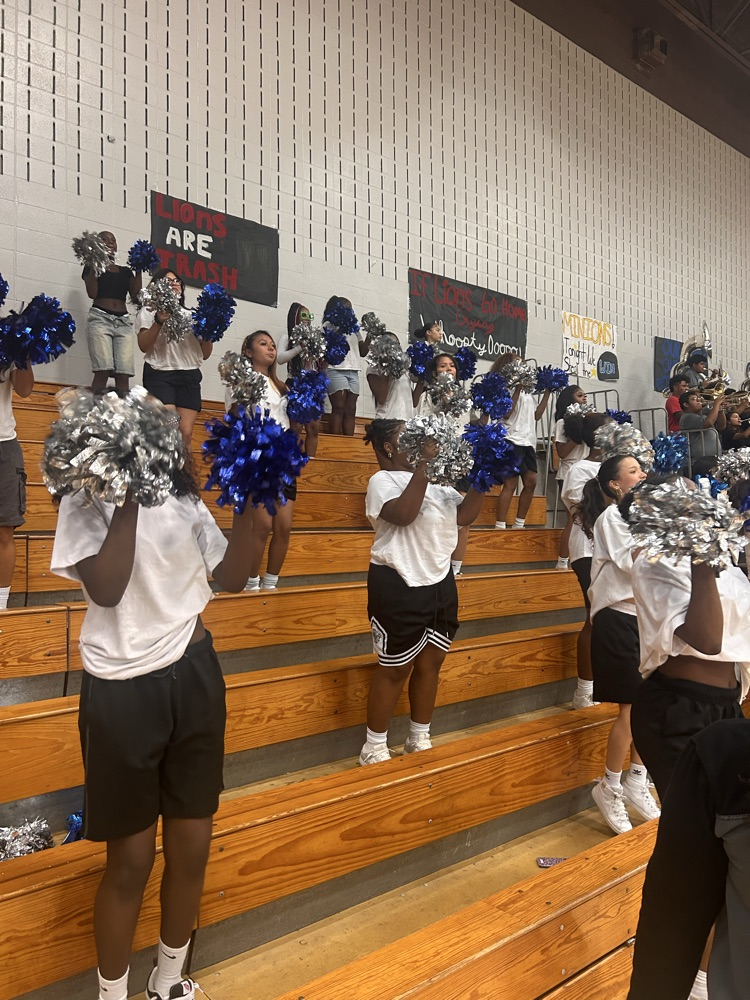 Elsik High turned back the clock at today’s Throwback Pep Rally! Students and staff showed off their school spirit and celebrated 50 incredible years of tradition and pride. #Elsik50 #RamStrong 