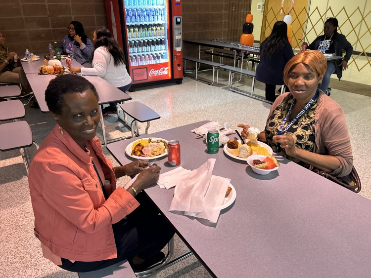 Our Elsik High School Thanksgiving Luncheon was a wonderful moment to pause and appreciate the incredible team that supports our students daily. Thank you for all you do.
