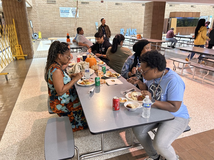 Our Elsik High School Thanksgiving Luncheon was a wonderful moment to pause and appreciate the incredible team that supports our students daily. Thank you for all you do.