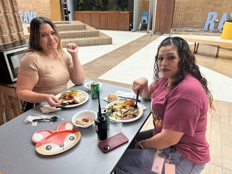 Our Elsik High School Thanksgiving Luncheon was a wonderful moment to pause and appreciate the incredible team that supports our students daily. Thank you for all you do.